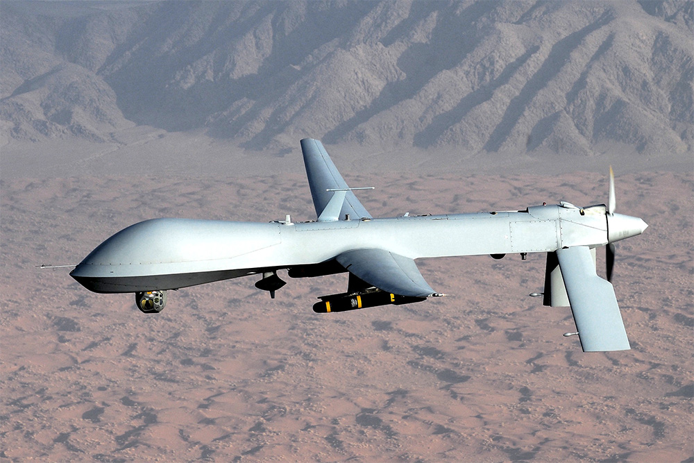 Drones armés : la propagation des EEI volants de qualité commerciale