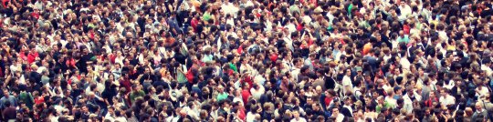 Une foule dense