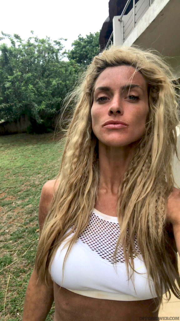 Selfie de Melissa Miller, de Naked and Afraid.