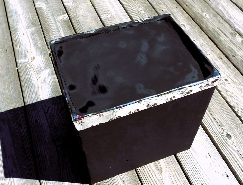 Boîte à foin en carton terminée