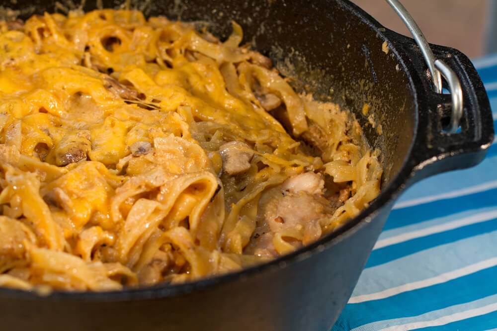 Poulet et nouilles en pot