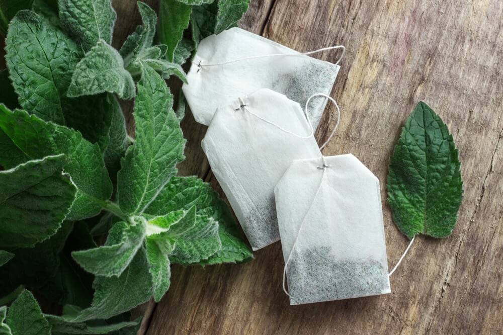 Sachets et feuilles de thé