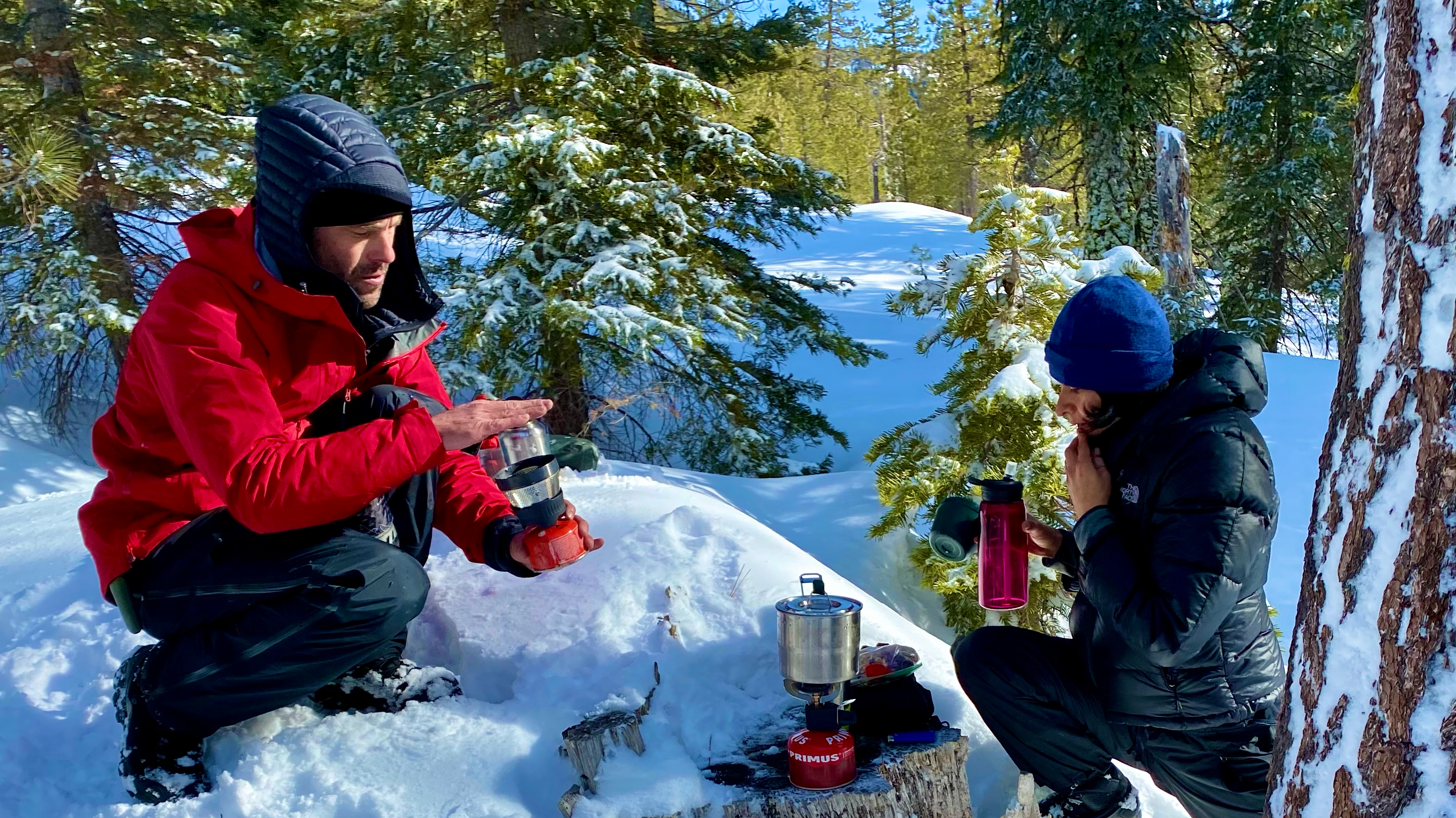 Cours de survie par temps froid de la California Survival School