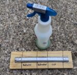  Ballistol est une huile de nettoyage pour armes à feu. Elle a été adoptée pour la première fois par l’armée impériale allemande en 1905.