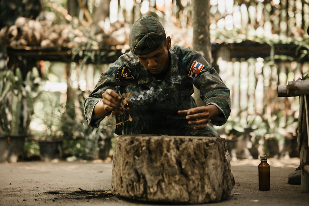  DVIDS – Images – Les Marines de la Task Force Ashland acquièrent des techniques de survie en jungle lors de l’exercice Cobra Gold 26 [Image 7 of 16]