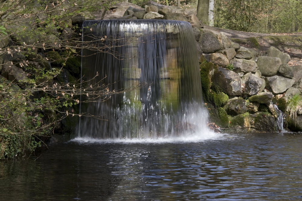 petite-cascade-parc-sonsbeek-arnhem-forêts-pays-bas