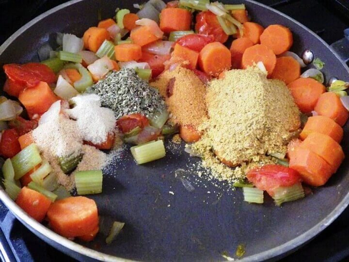 Ajouter des épices aux légumes