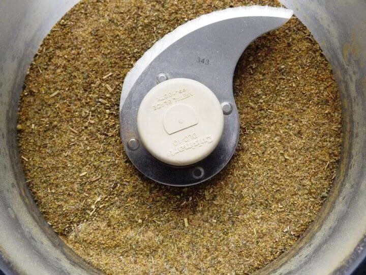 Herbes et épices au mixeur