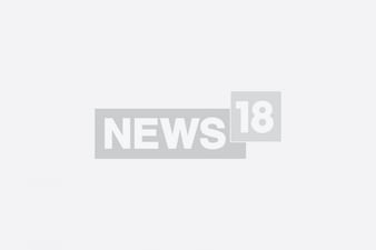 Des secouristes de l'armée mexicaine recherchent des personnes coincées dans des bâtiments effondrés après les tremblements de terre qui ont frappé La Guaira, au Venezuela, (PHOTO : AP) Les secouristes de l'armée mexicaine recherchent des personnes coincées dans des bâtiments effondrés après les tremblements de terre qui ont frappé La Guaira, au Venezuela, (IMAGE : AP PHOTO)